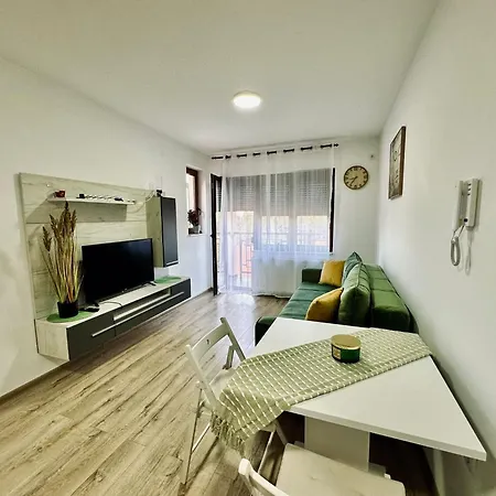 Tessa Apartment *